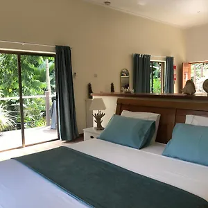 Апартаменты Rock And Palm Self Catering