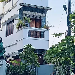 Dion , Kochi Inde