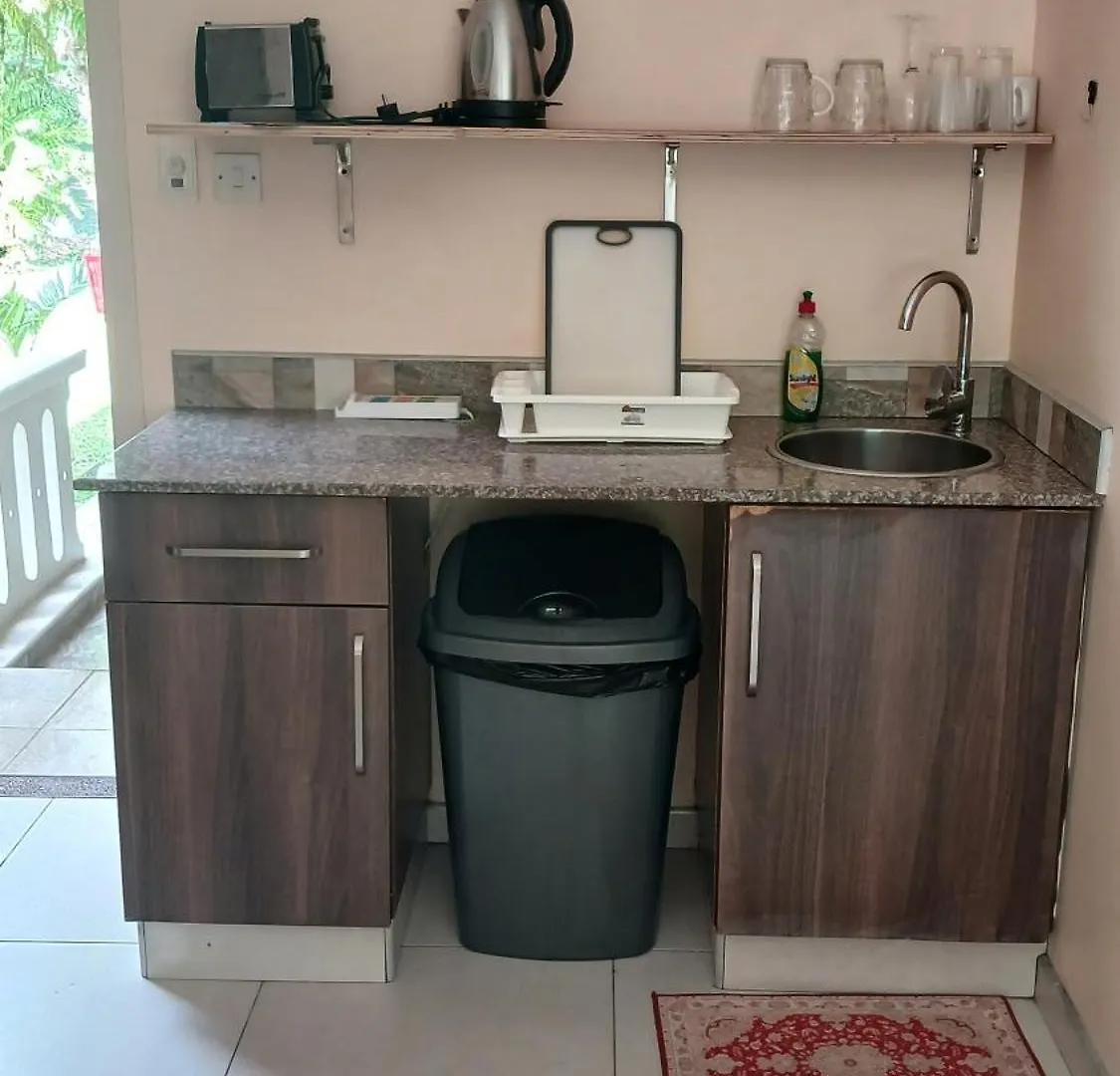 Апартаменты Beau Bassin Inn Baie Lazare