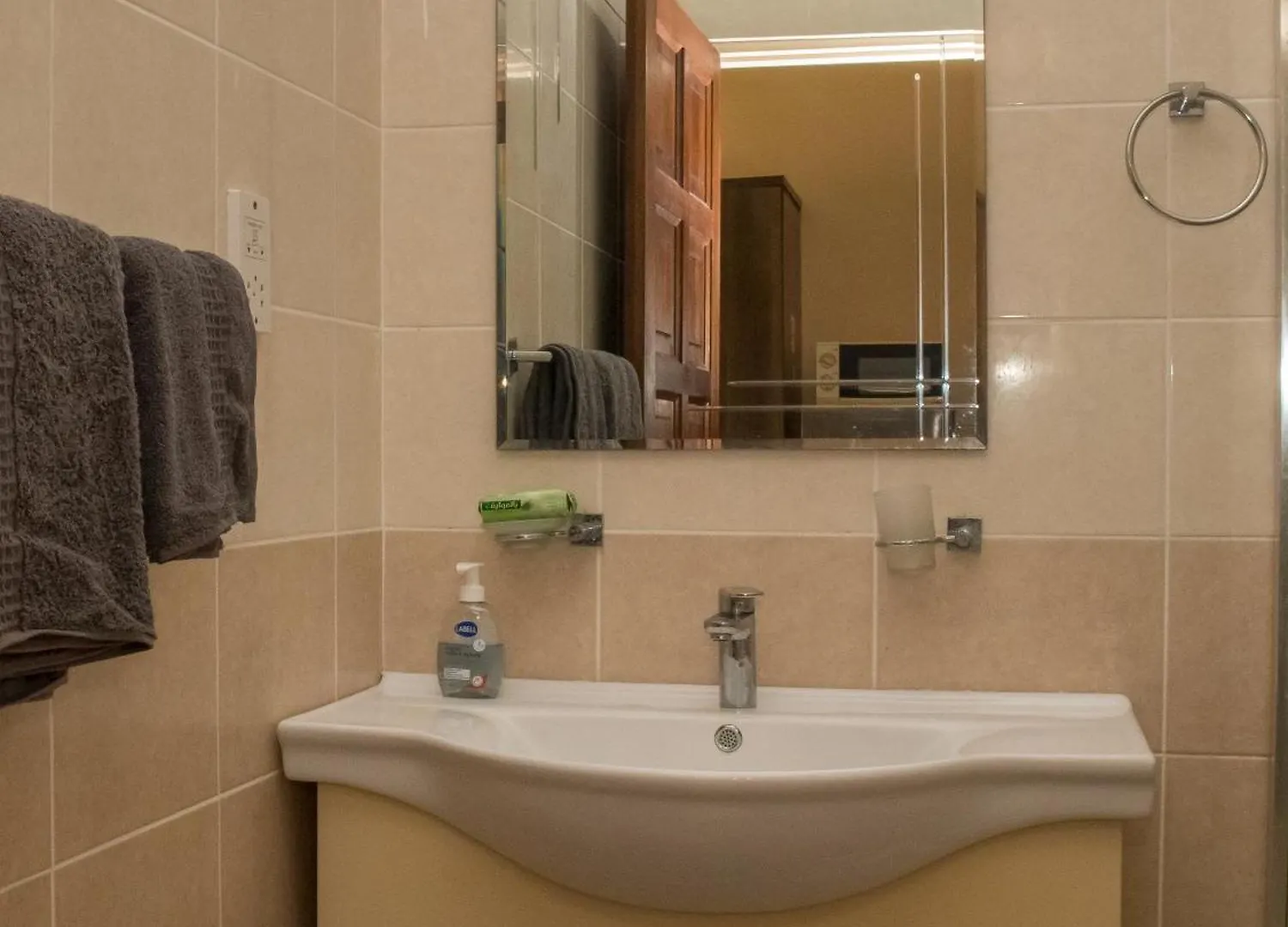 Апартаменты Beau Bassin Inn Baie Lazare